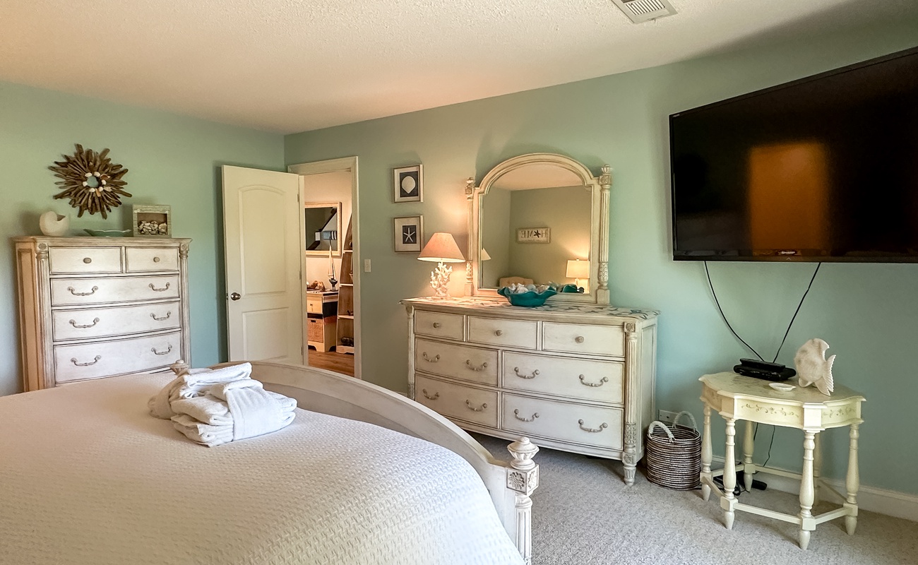 Downstairs Primary Suite