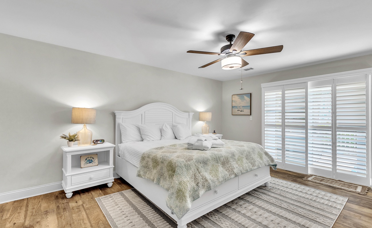 Primary Bedroom with King Bed and En-Suite Bathroom (First Floor)