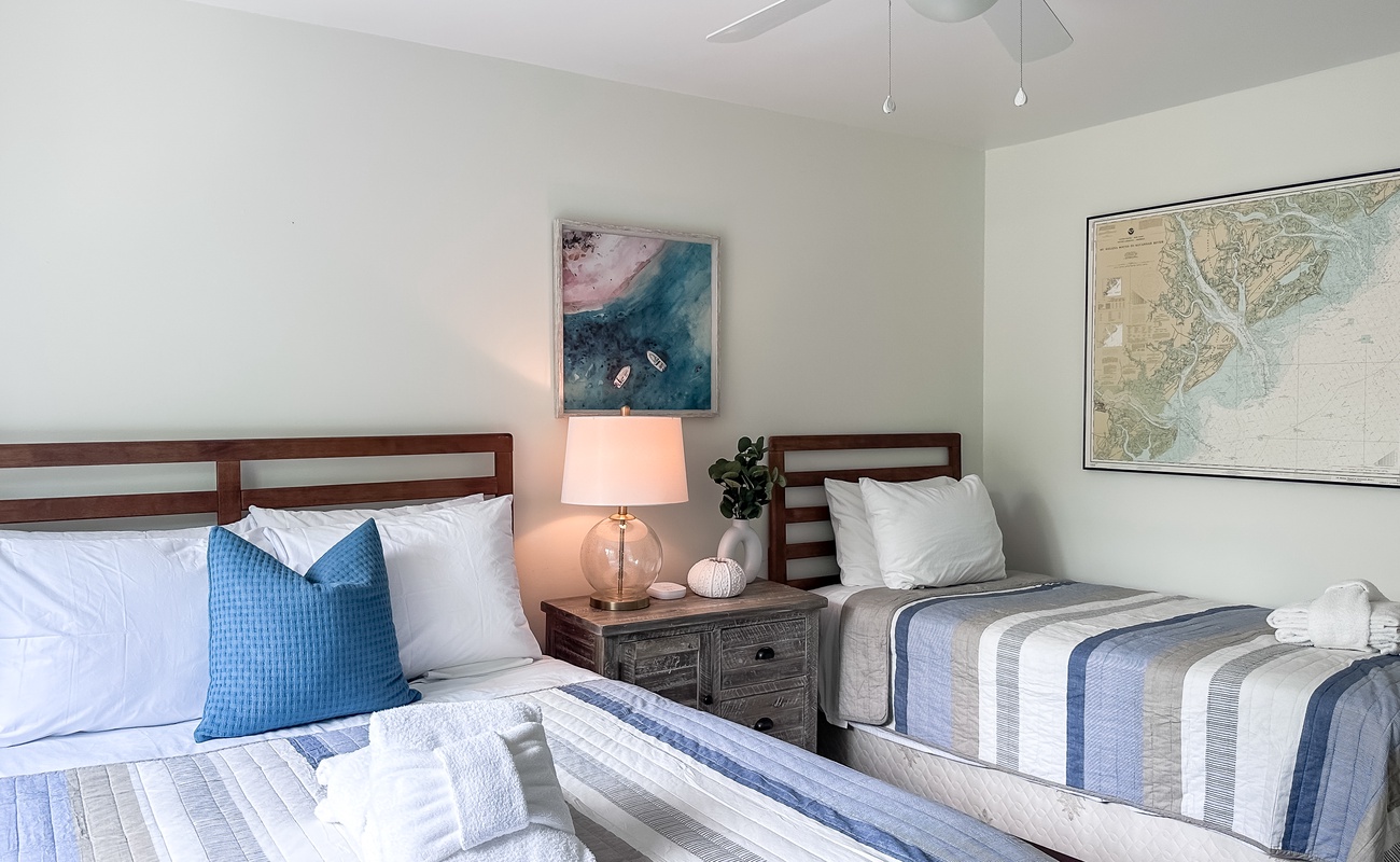 Upstairs Guest Room with Full & Twin Bed