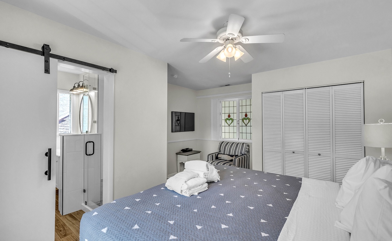 Primary Suite with King Bed and En-Suite Bathroom