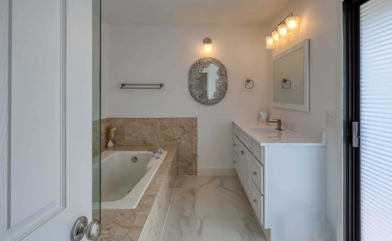 Primary Suite Bathroom