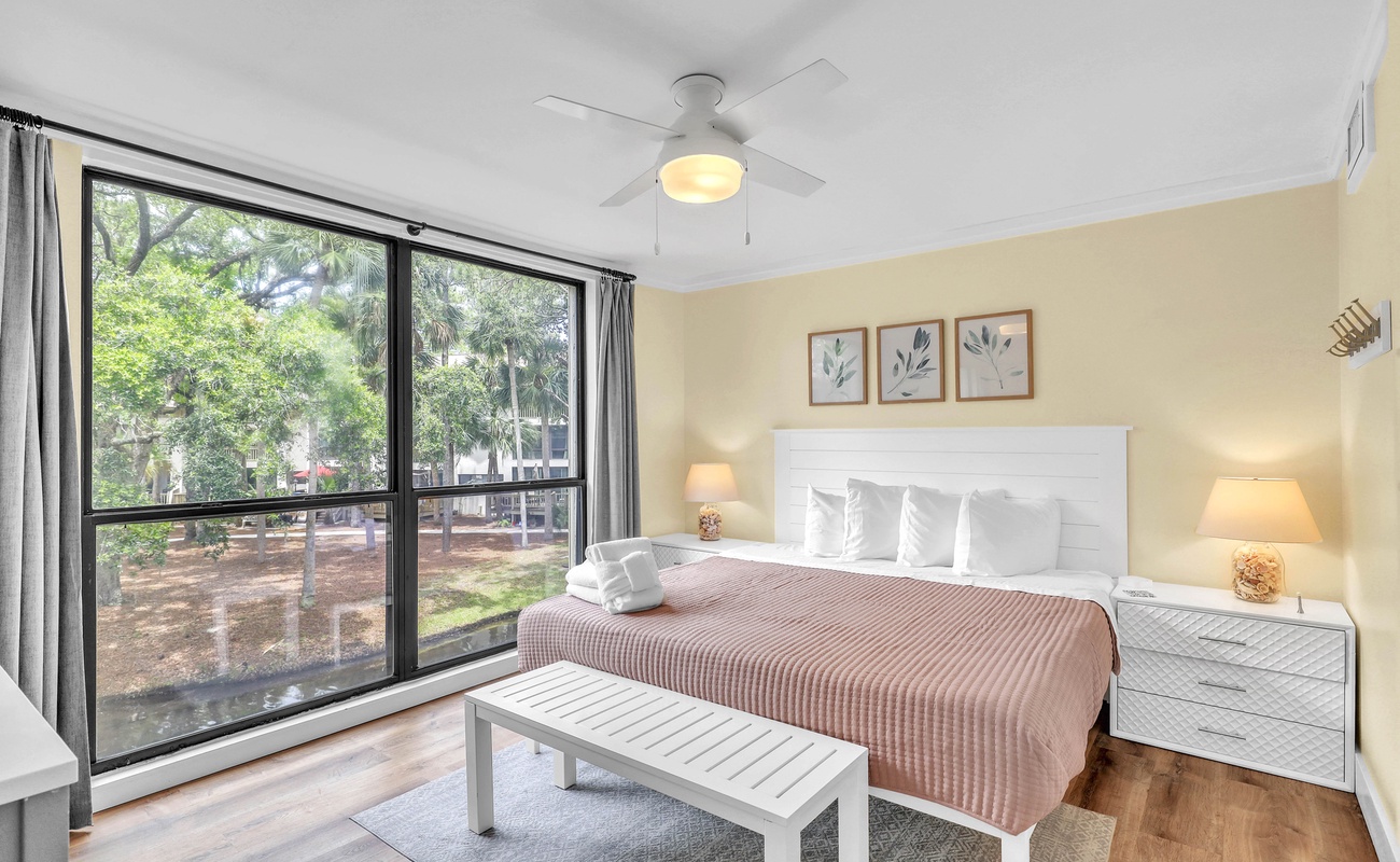 Guest Bedroom with King Bed (2nd Floor)