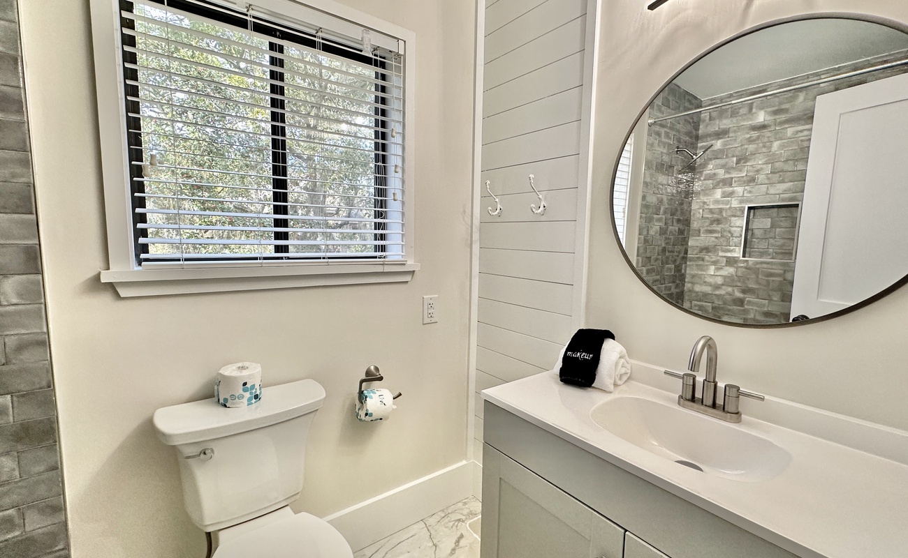 Double Queen Suite Bathroom