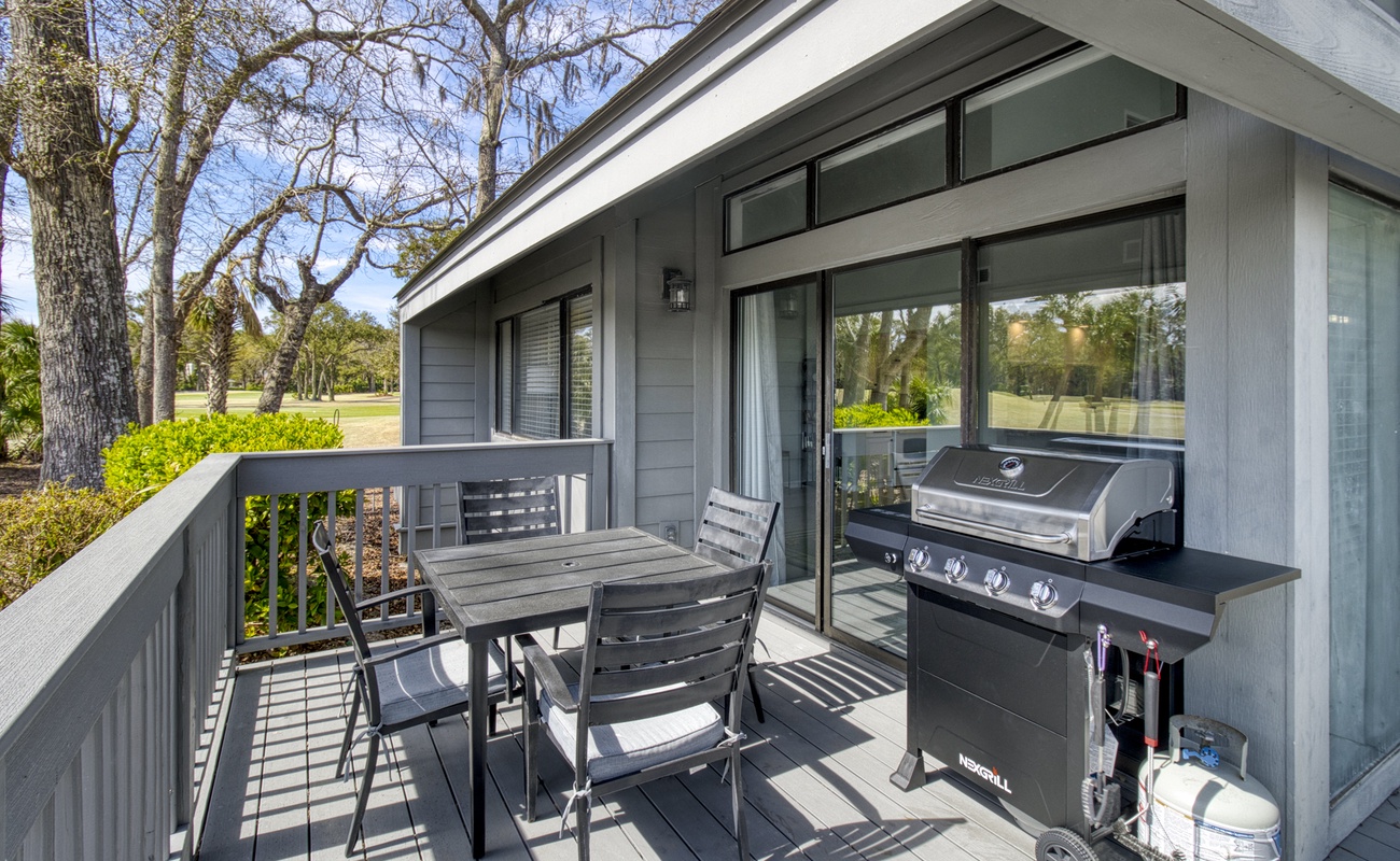 Private Porch Overlooking Golf Course with Grill