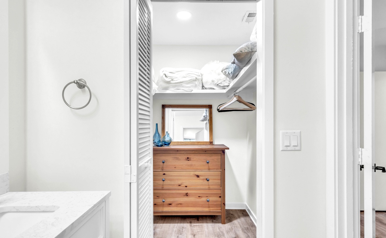Primary En-Suite Closet