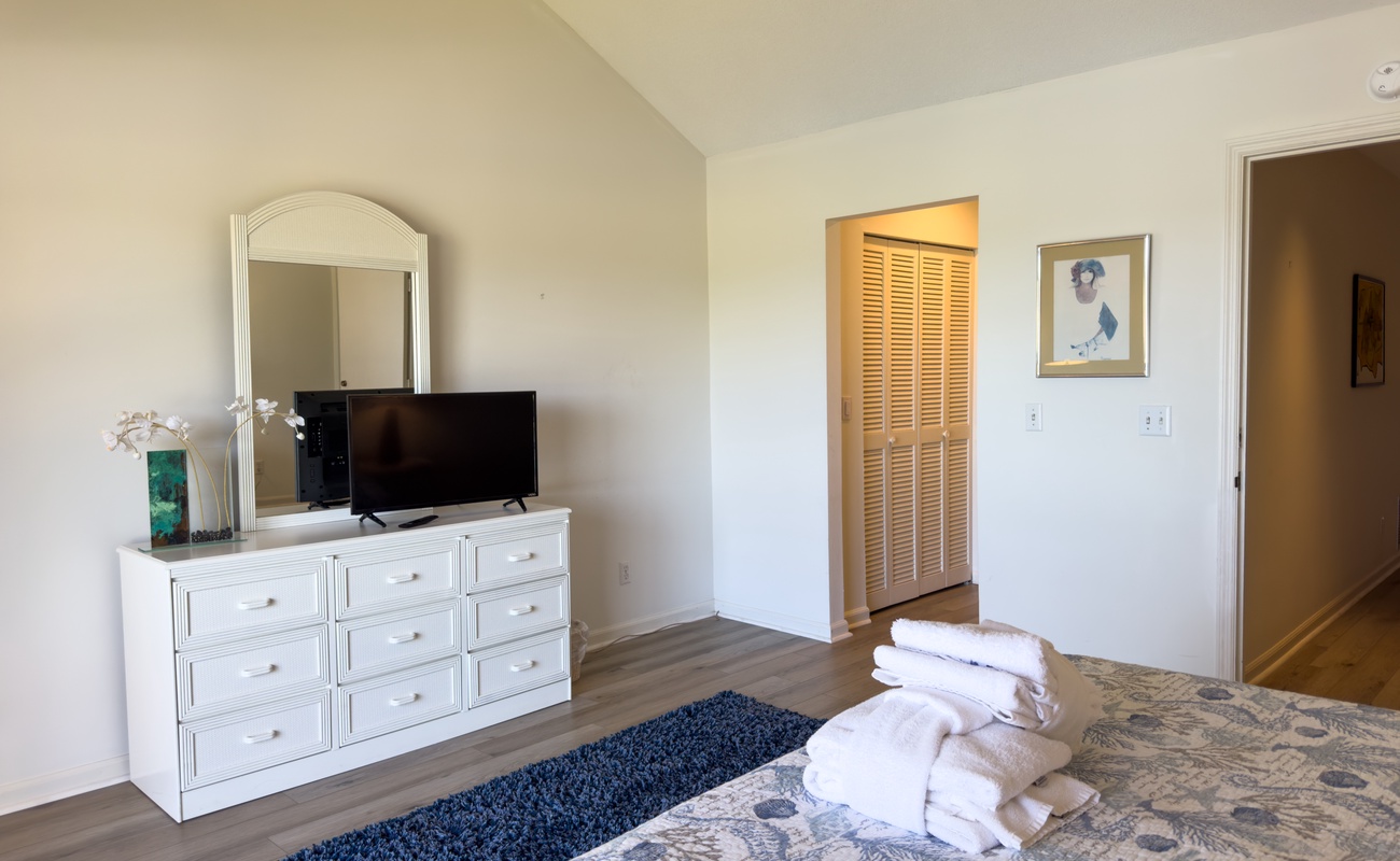 3rd Floor Primary King Suite