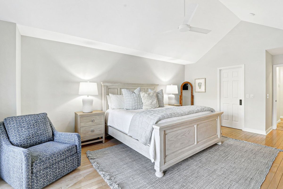 Primary Suite with King Bed and En-Suite Bathroom