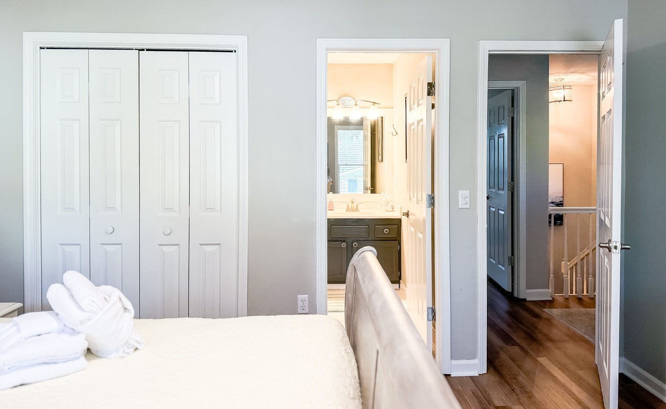 Upstairs Queen Suite