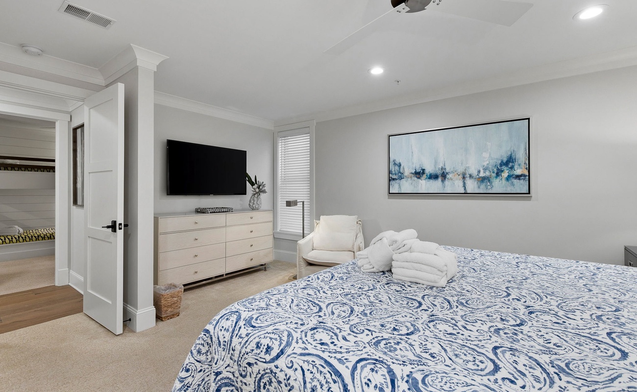 2nd King Suite (Right Side of Villa)