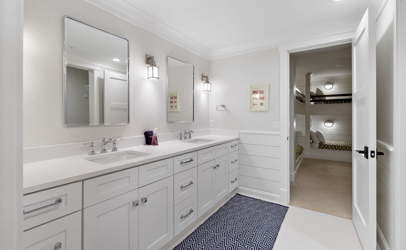 Twin Suite Bathroom