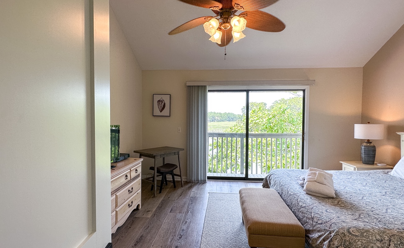 3rd Floor Primary Suite with Shared Bathroom