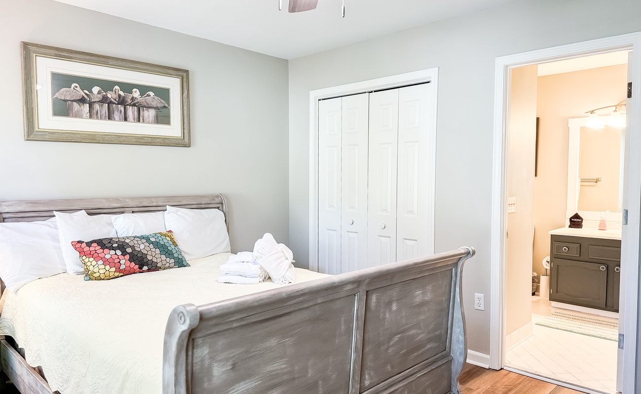 Upstairs Queen Suite