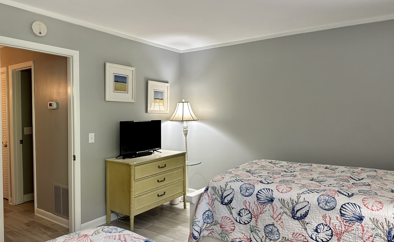 Guest Suite with 2 Full Beds