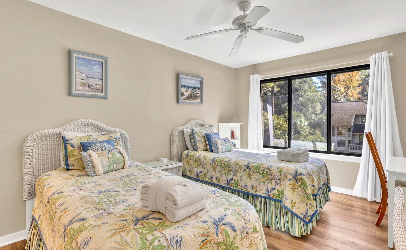 Guest Bedroom with Twin Beds