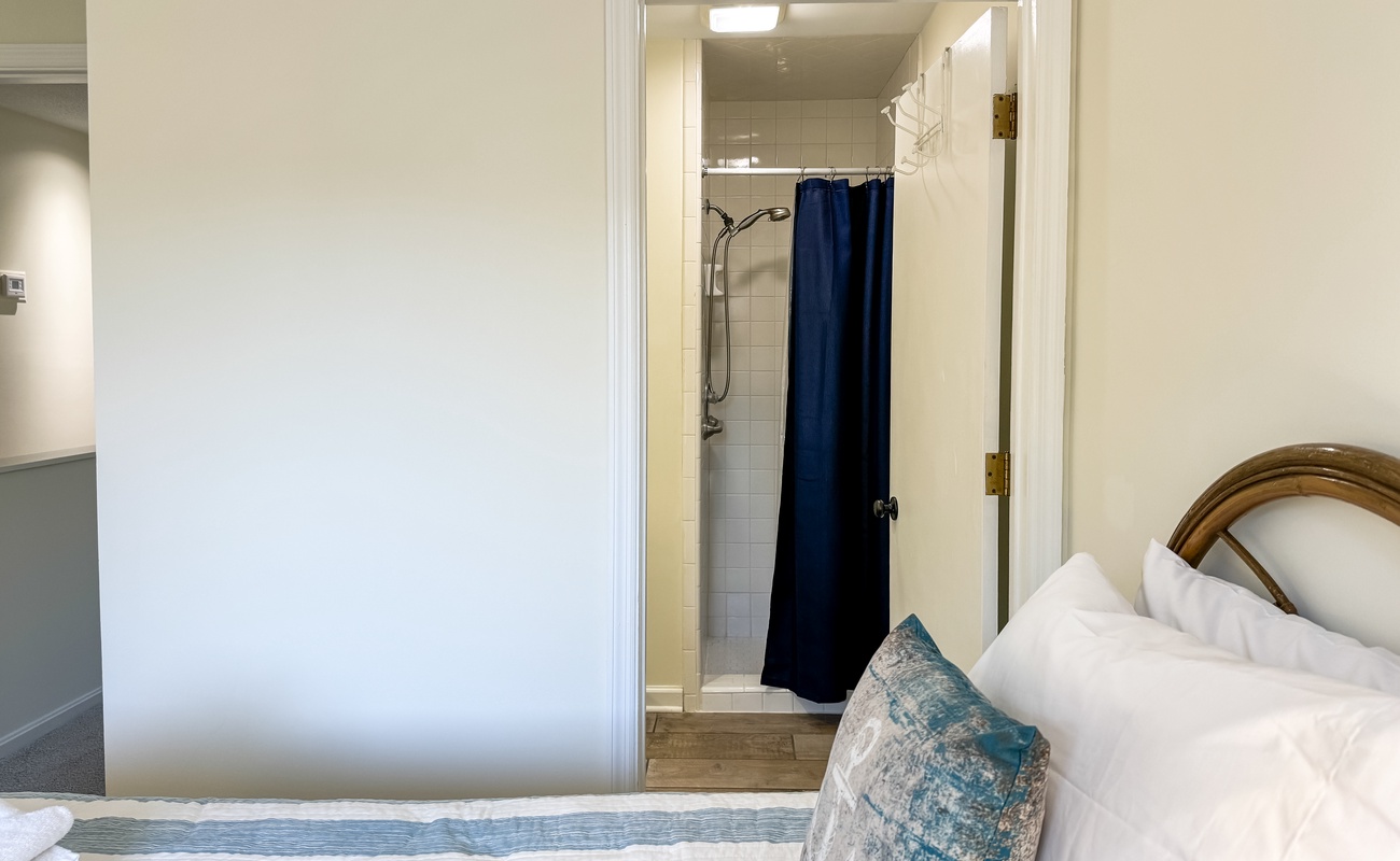 Double Twin Suite Bathroom