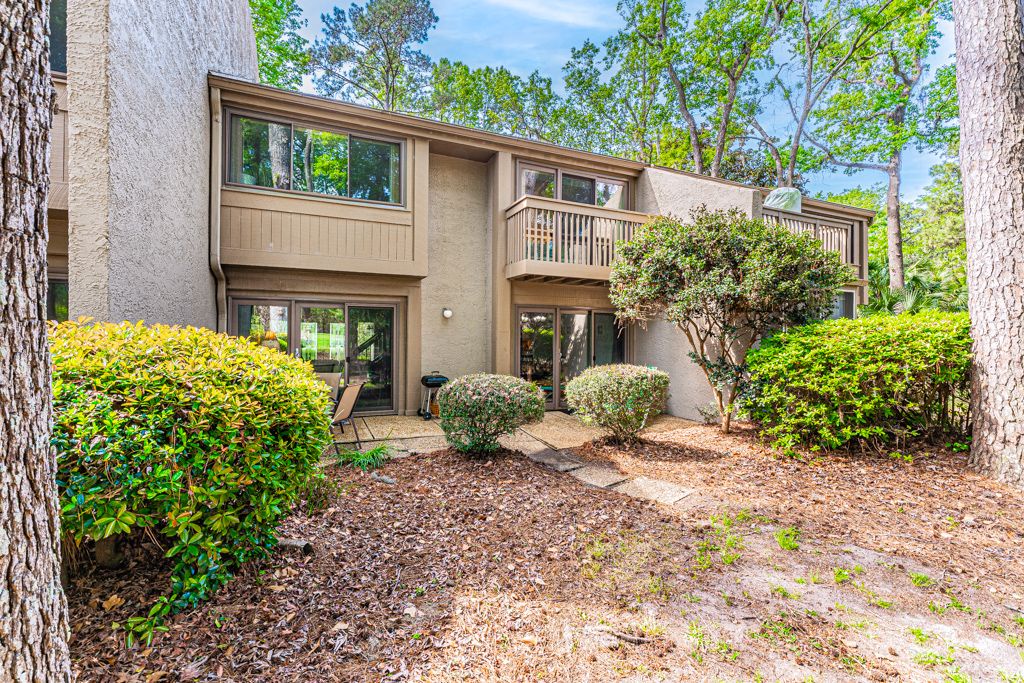 Entry to 503 Plantation Club