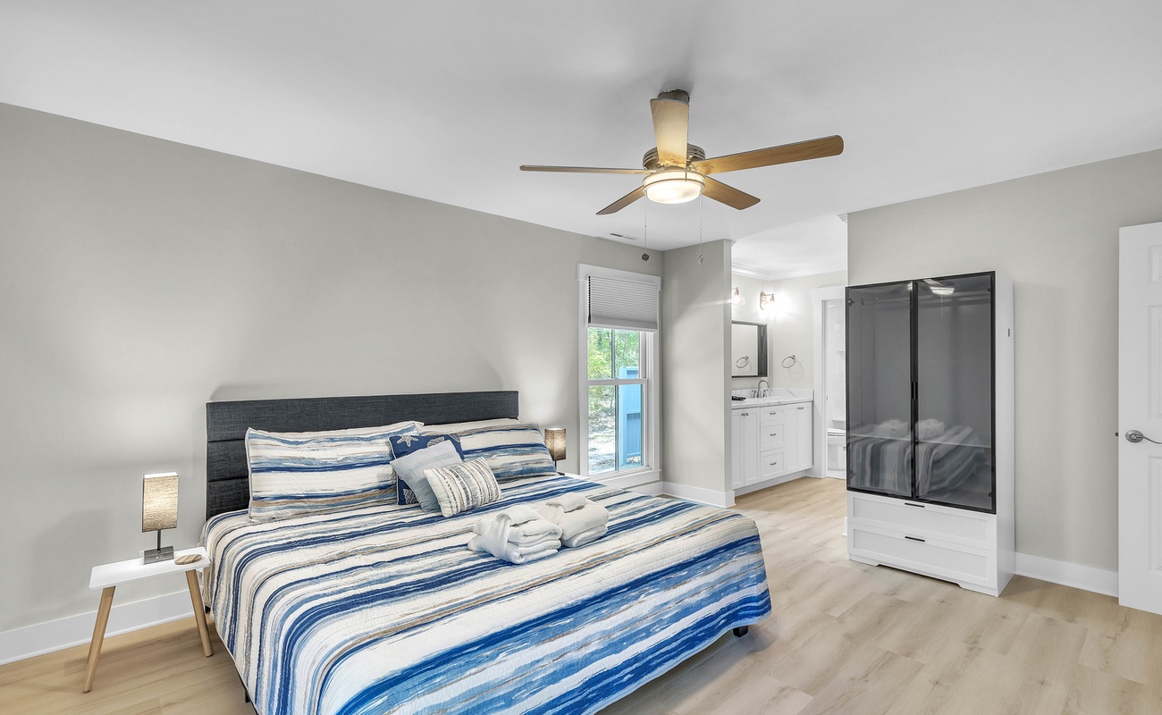 Primary Bedroom with King Bed and En-Suite Bathroom