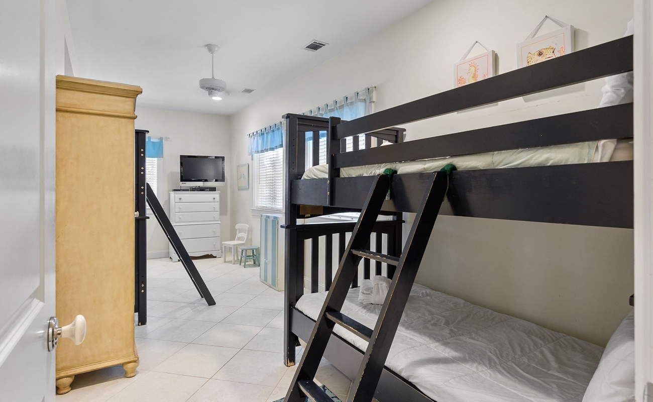 Lower Double Bunk Twin Room