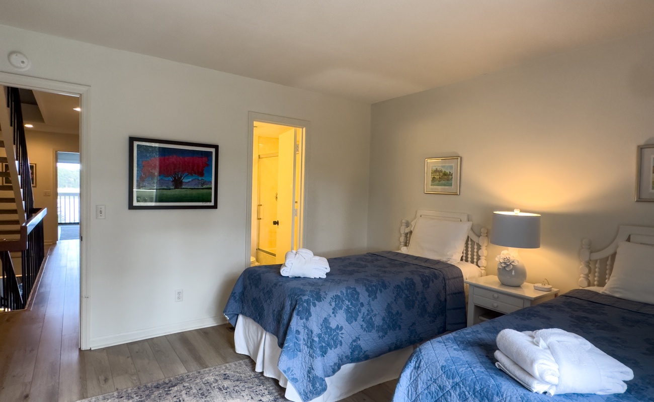 2nd Floor Twin Room with Bathroom