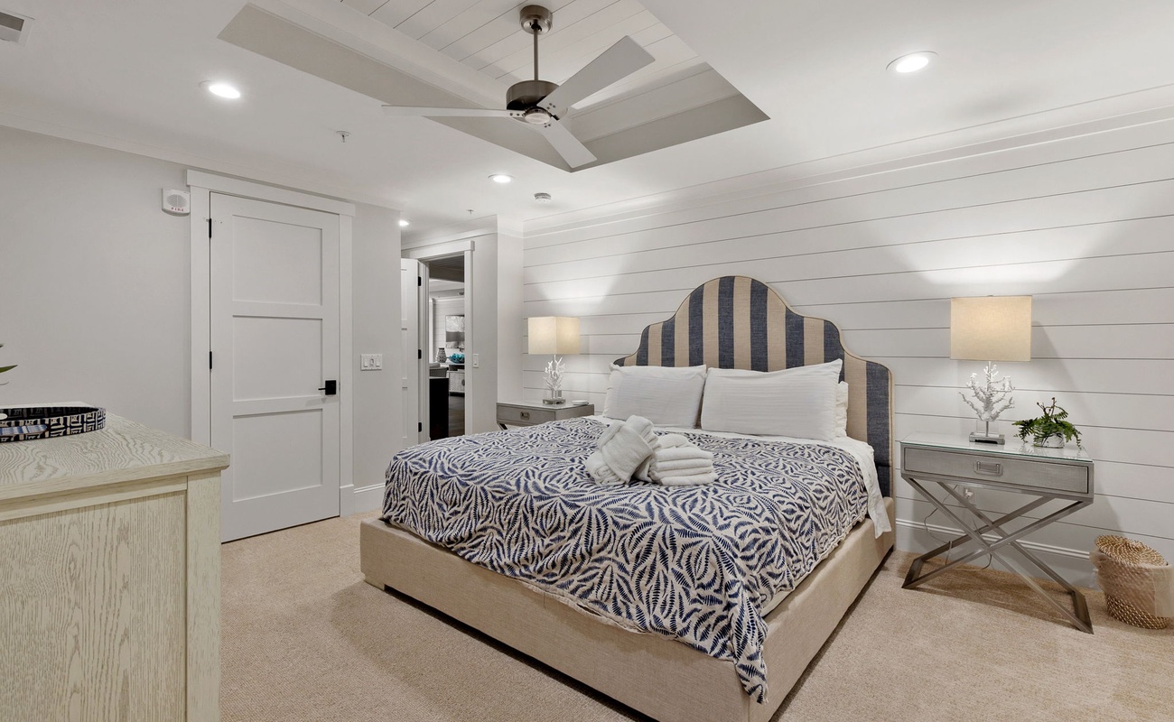 1st King Suite (At Entrance)