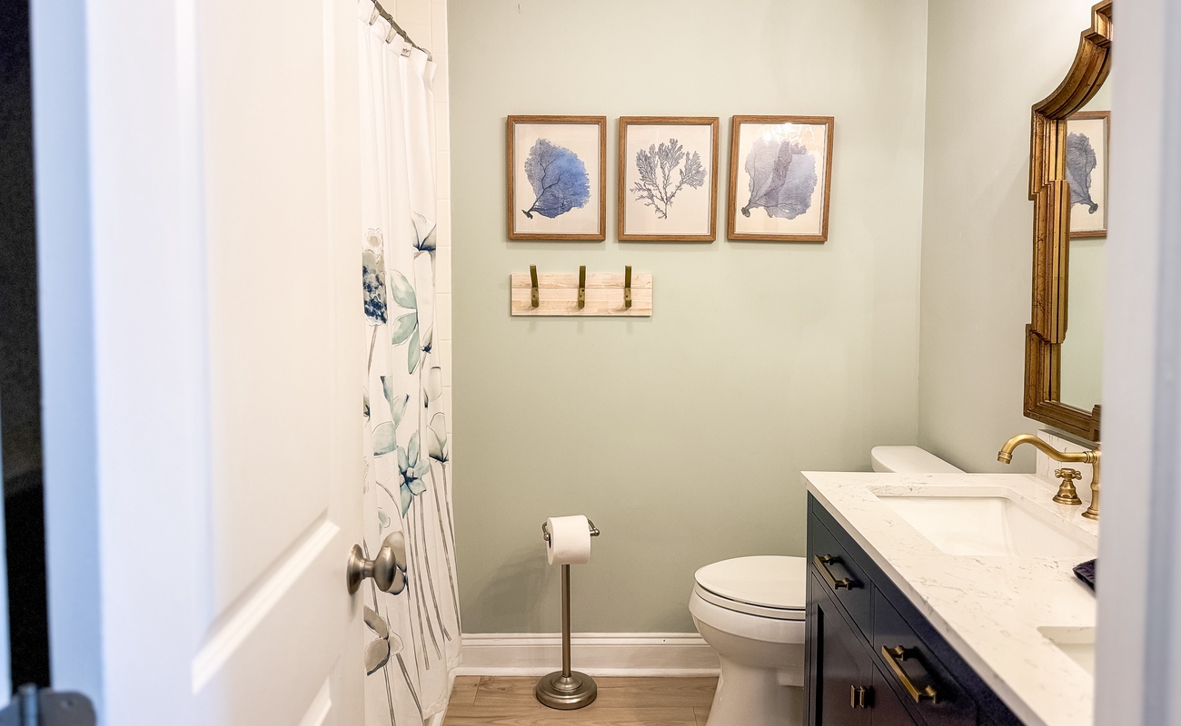 Primary Suite Bathroom