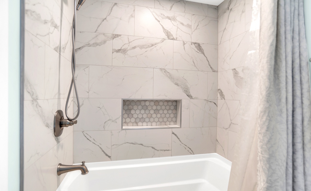 Primary En-Suite Bathroom