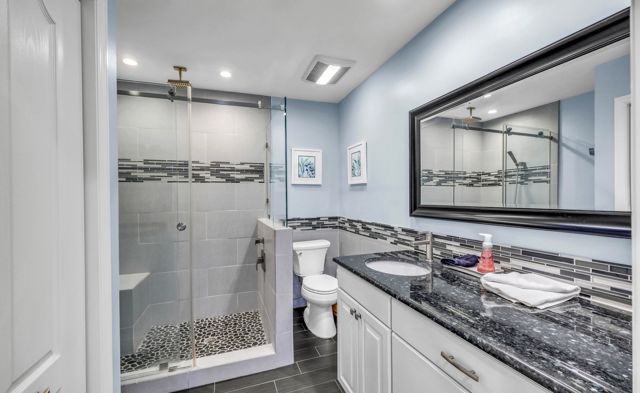 Primary Suite Bathroom