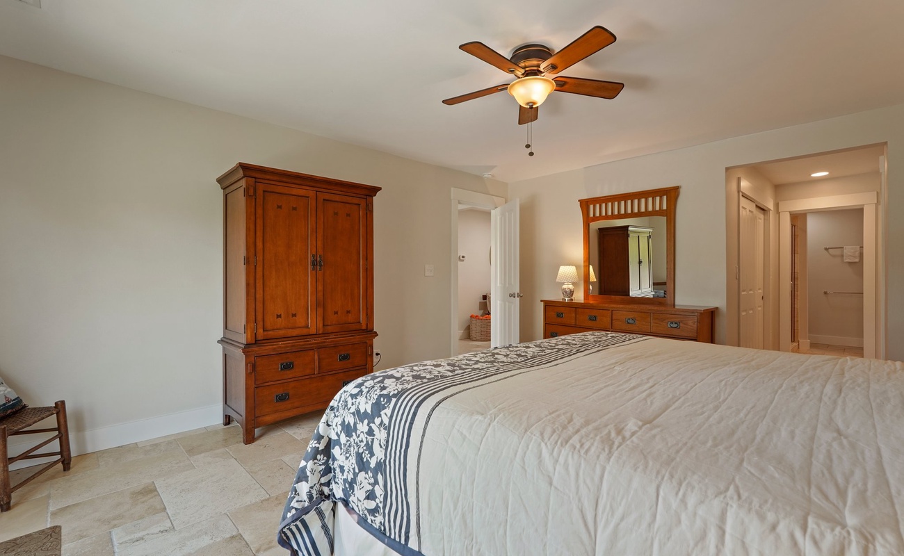 Primary Suite with King Bed and En-Suite Bathroom