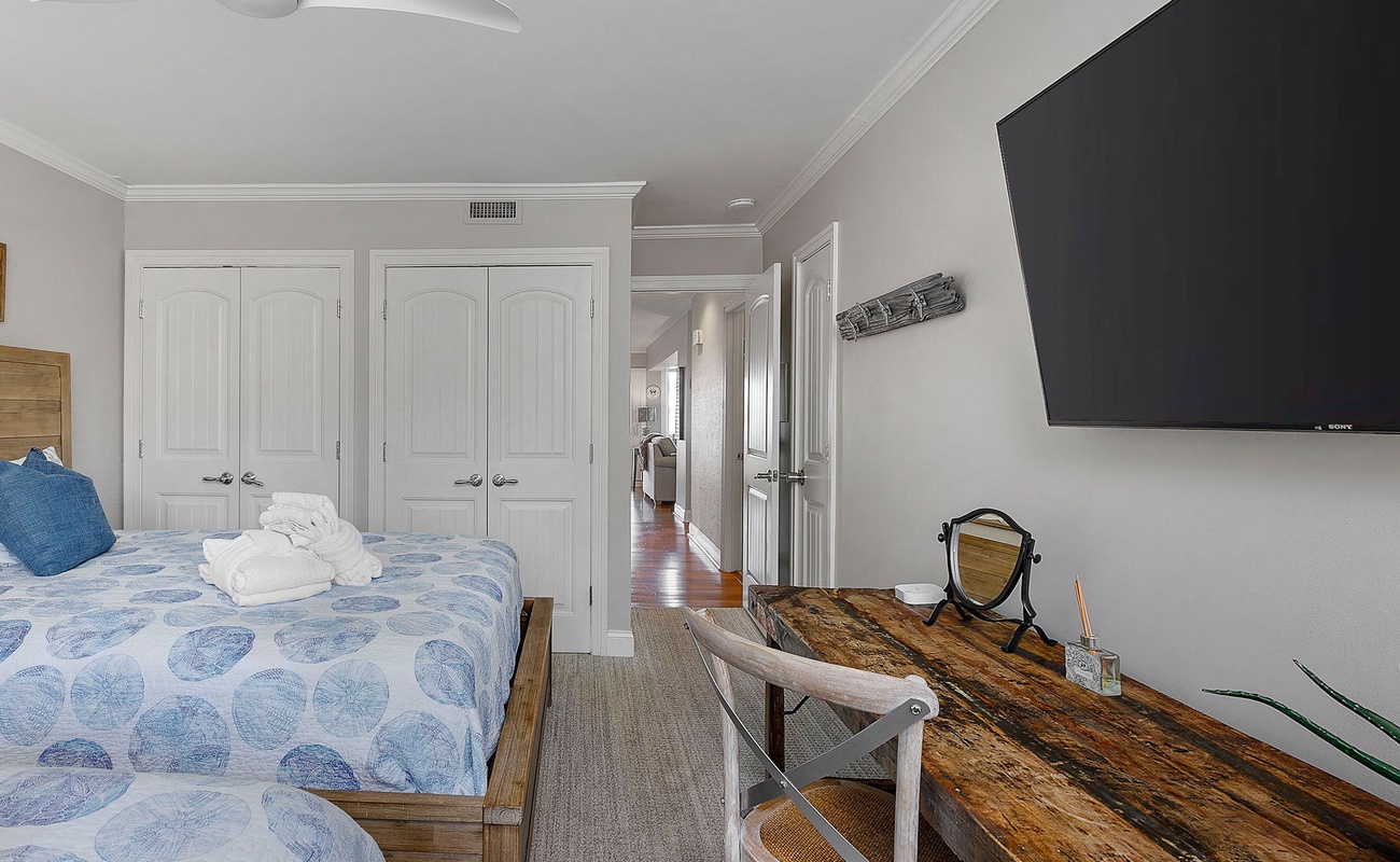 Double Queen Room on Main Living Level