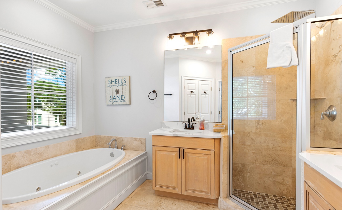 King Suite En-Suite Bathroom