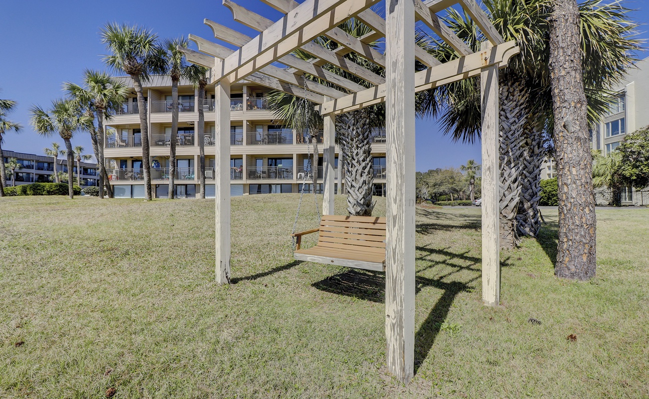 24 Seaside Complex Exterior