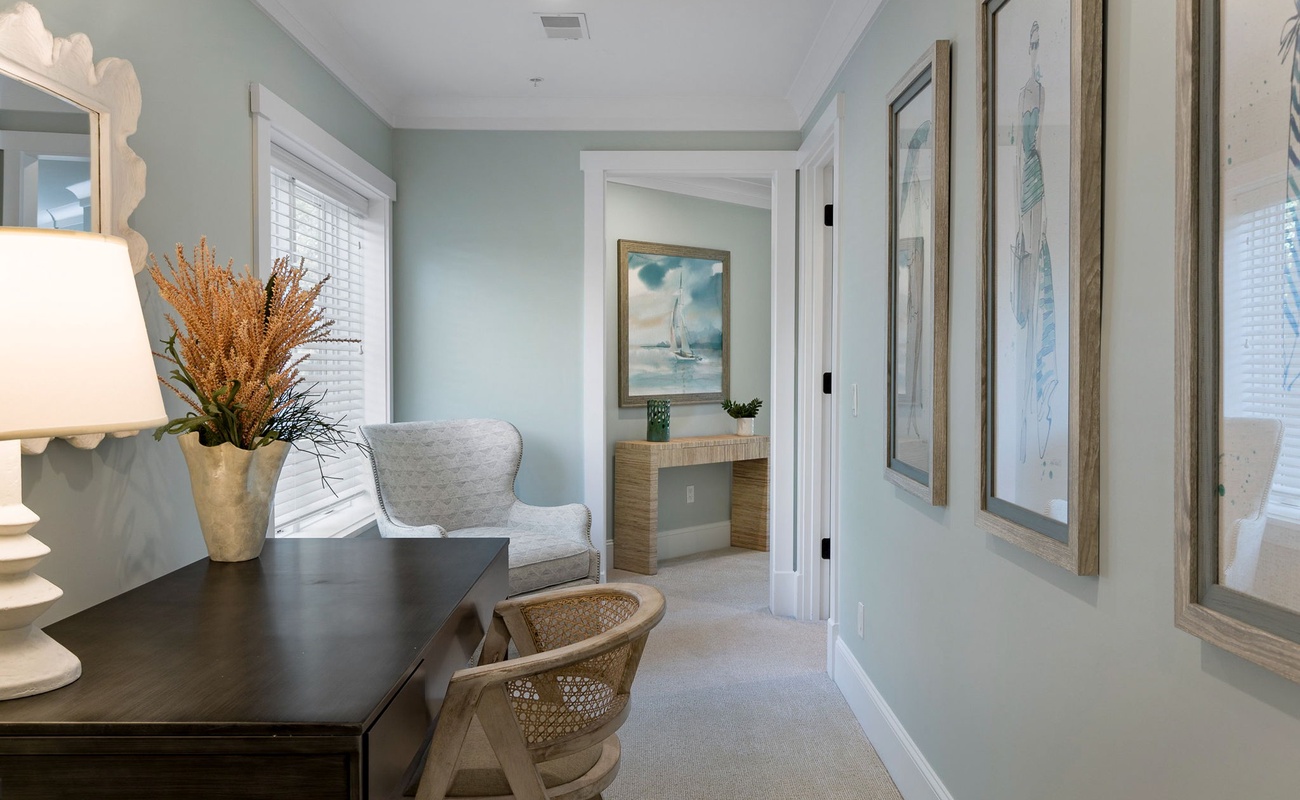 Lounge Area in 2nd Primary