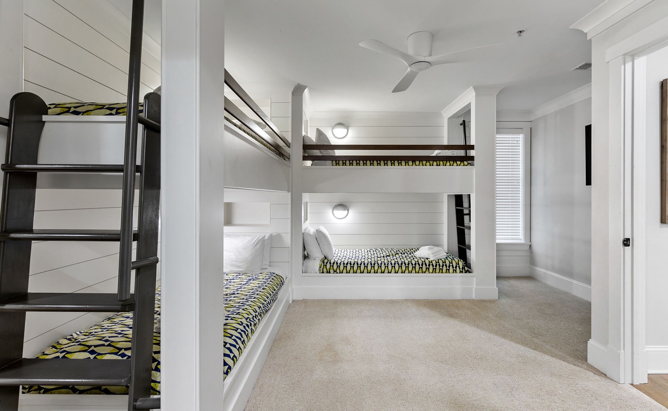 Quadruple Twin Bunk Suite (Right Side of Villa)