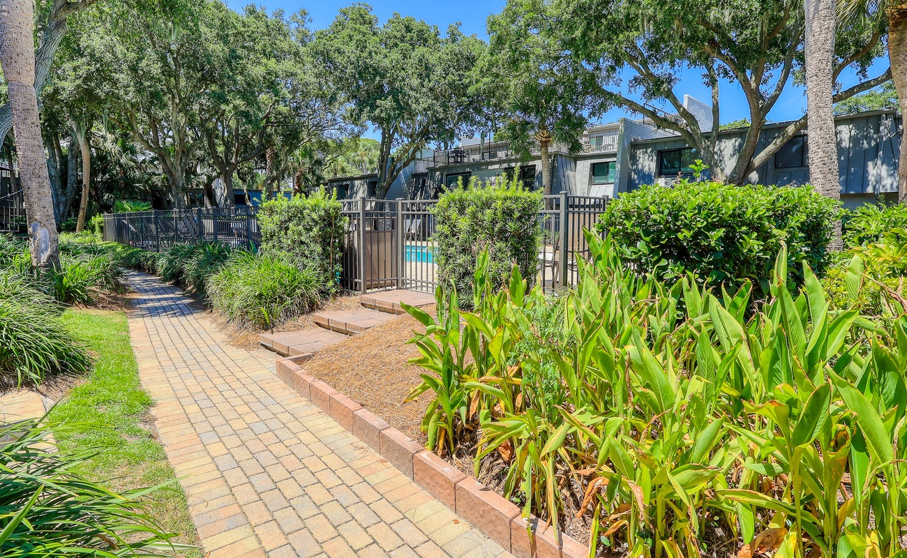 Close Access to Pool