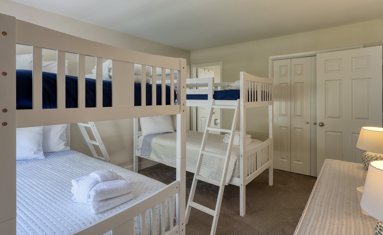 Double Twin Bunk Suite with Shared Balcony