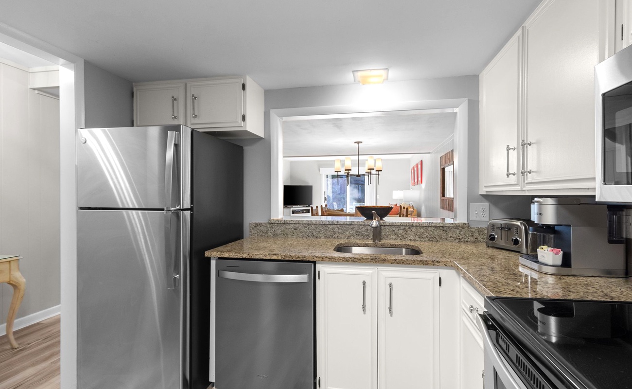 Updated Kitchen with Granite Countertops!