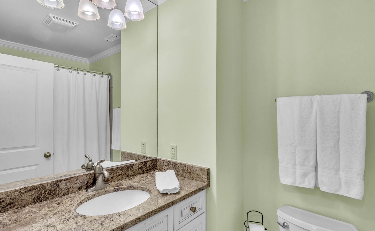 En-Suite Guest Bathroom