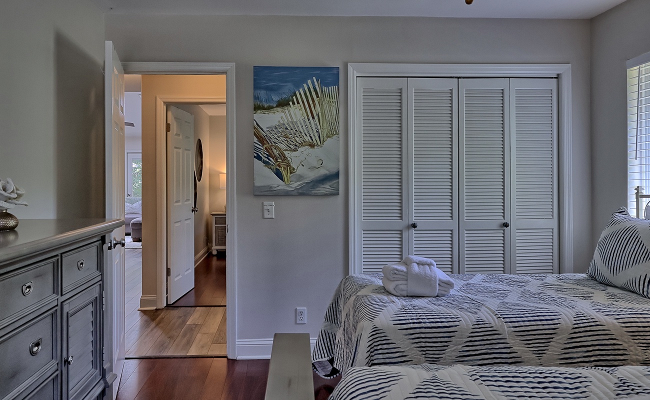 Guest Twin and Queen Room