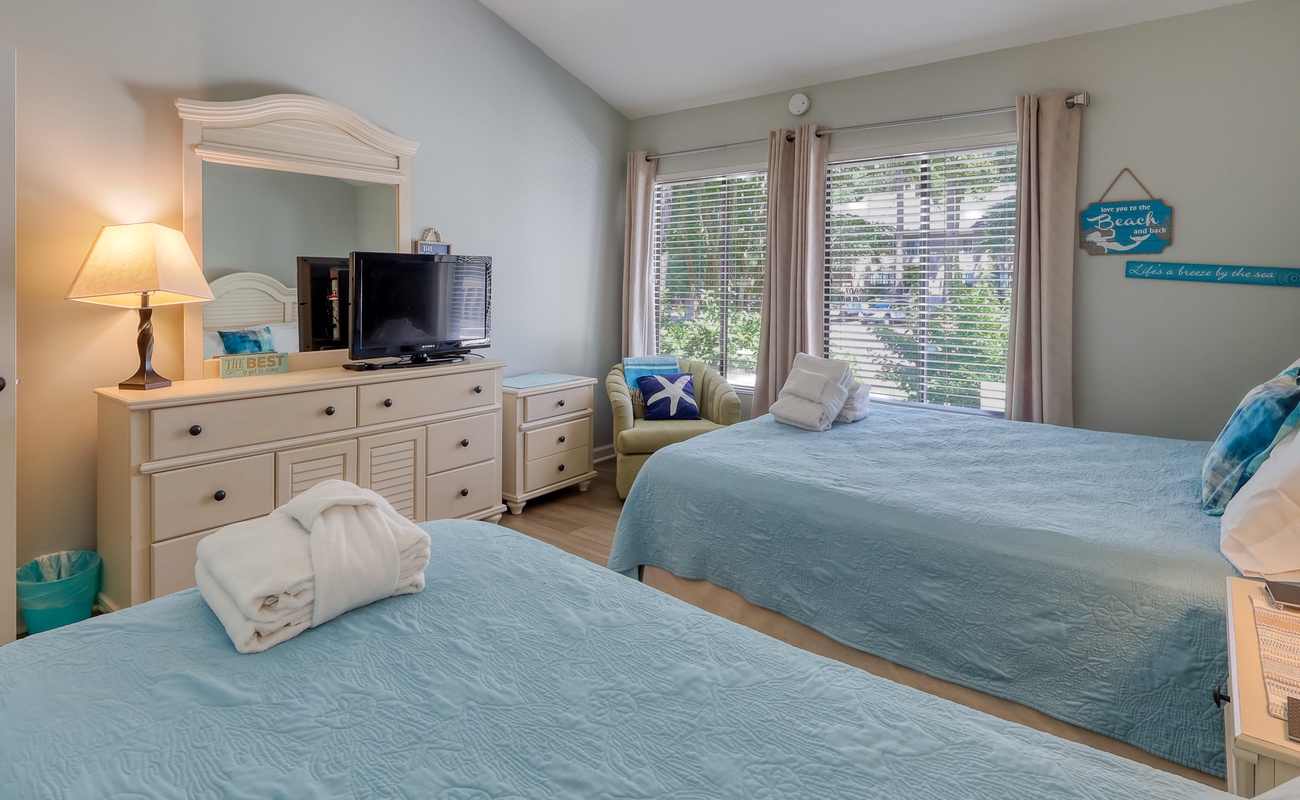 Double Queen Guest Room