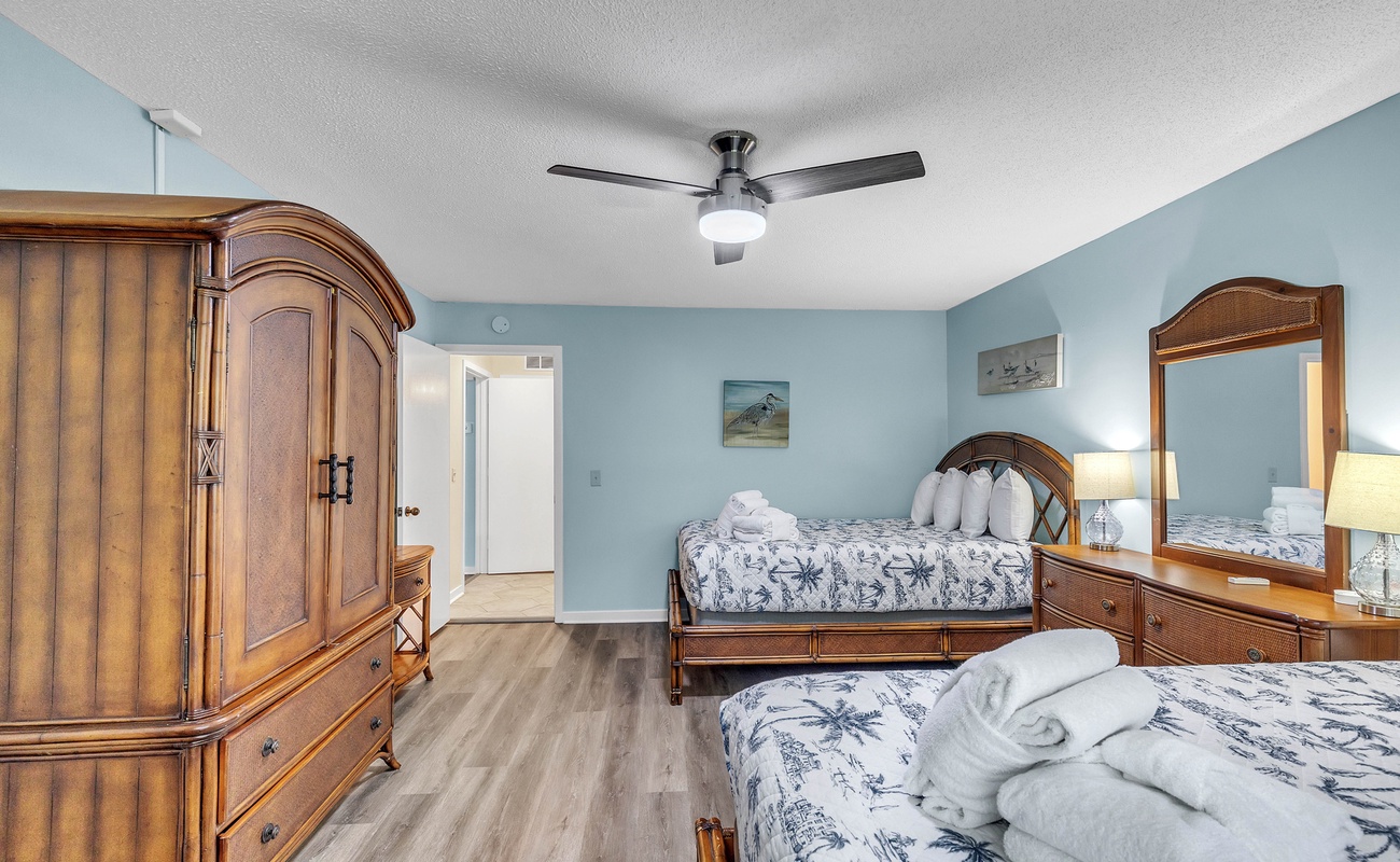 Double Queen Suite with En-Suite Bathroom