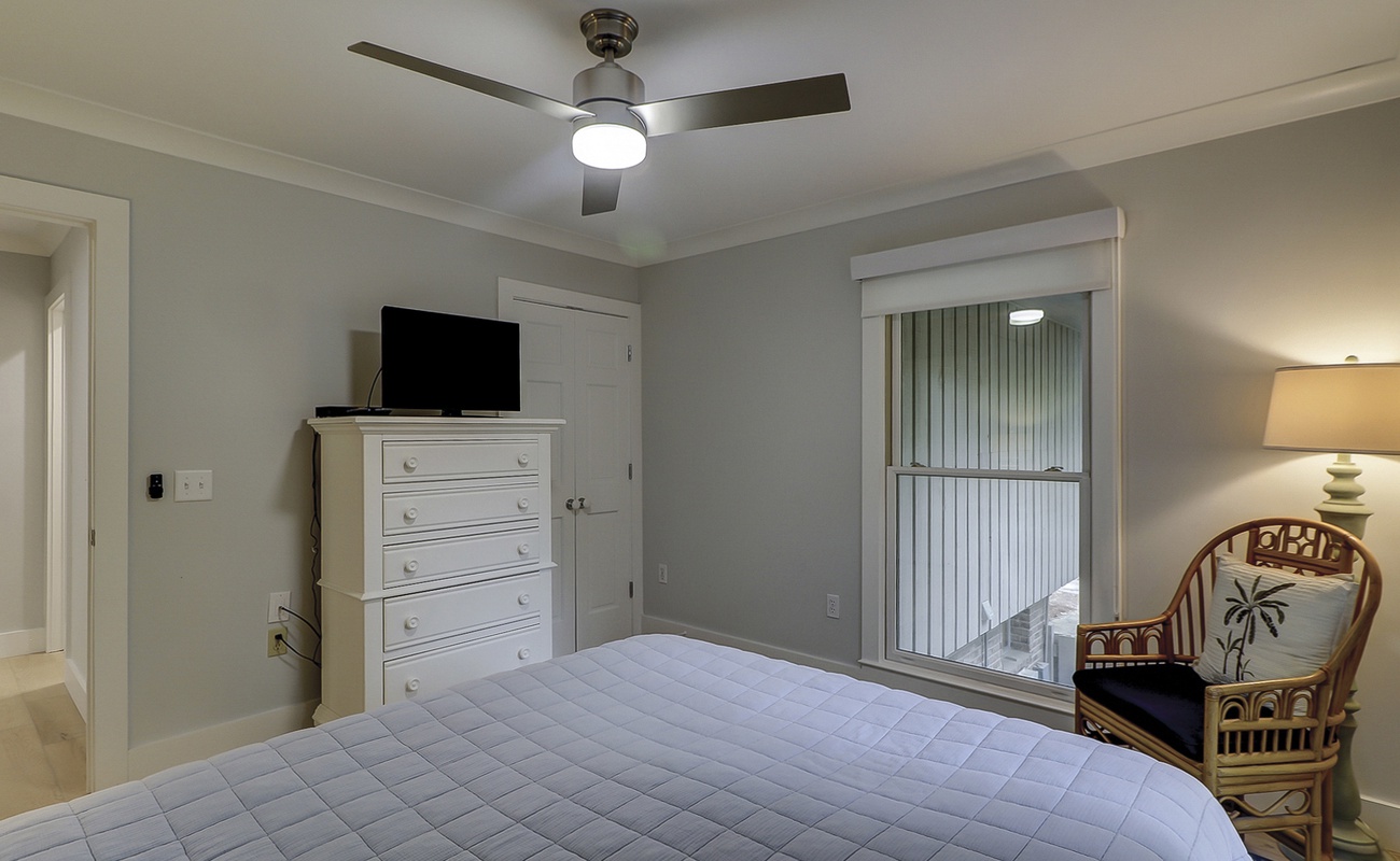 2nd Level Queen Bedroom