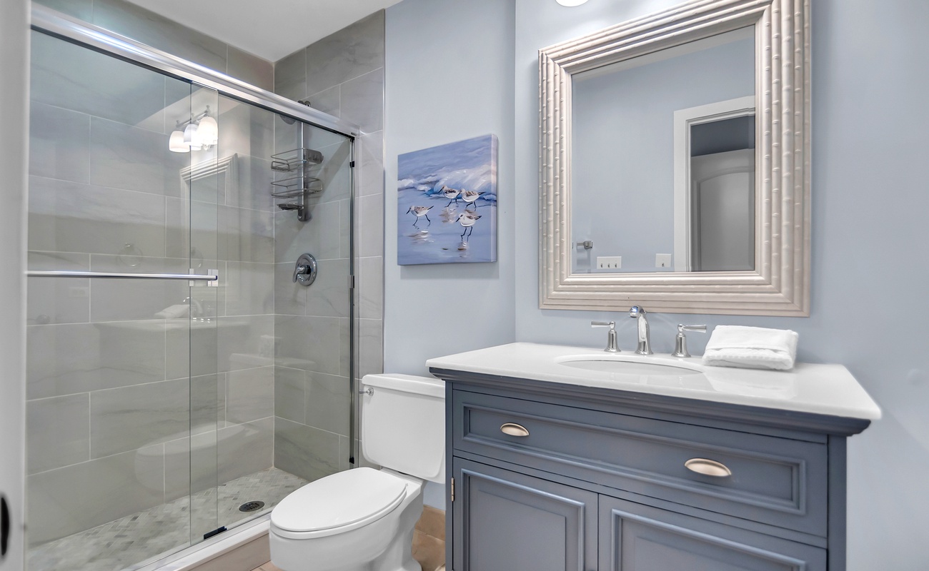 Primary En-Suite Bathroom