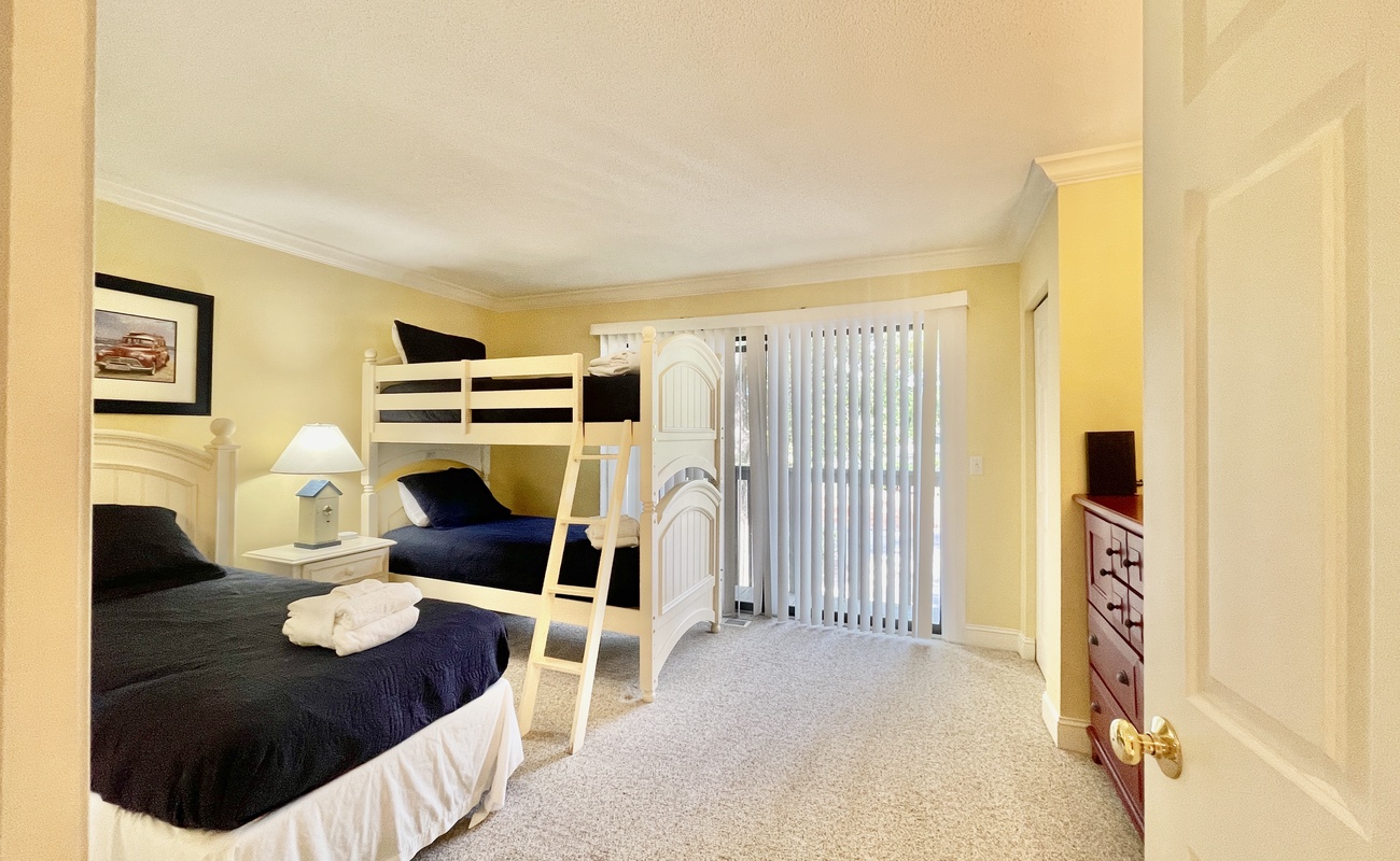 2nd Floor Guest Room with Twin and Twin Bunks