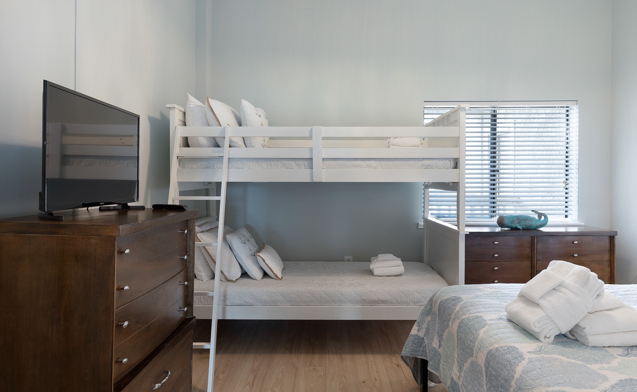 Guest Room with 1 Queen and 1 Twin Over Twin Bunk Bed