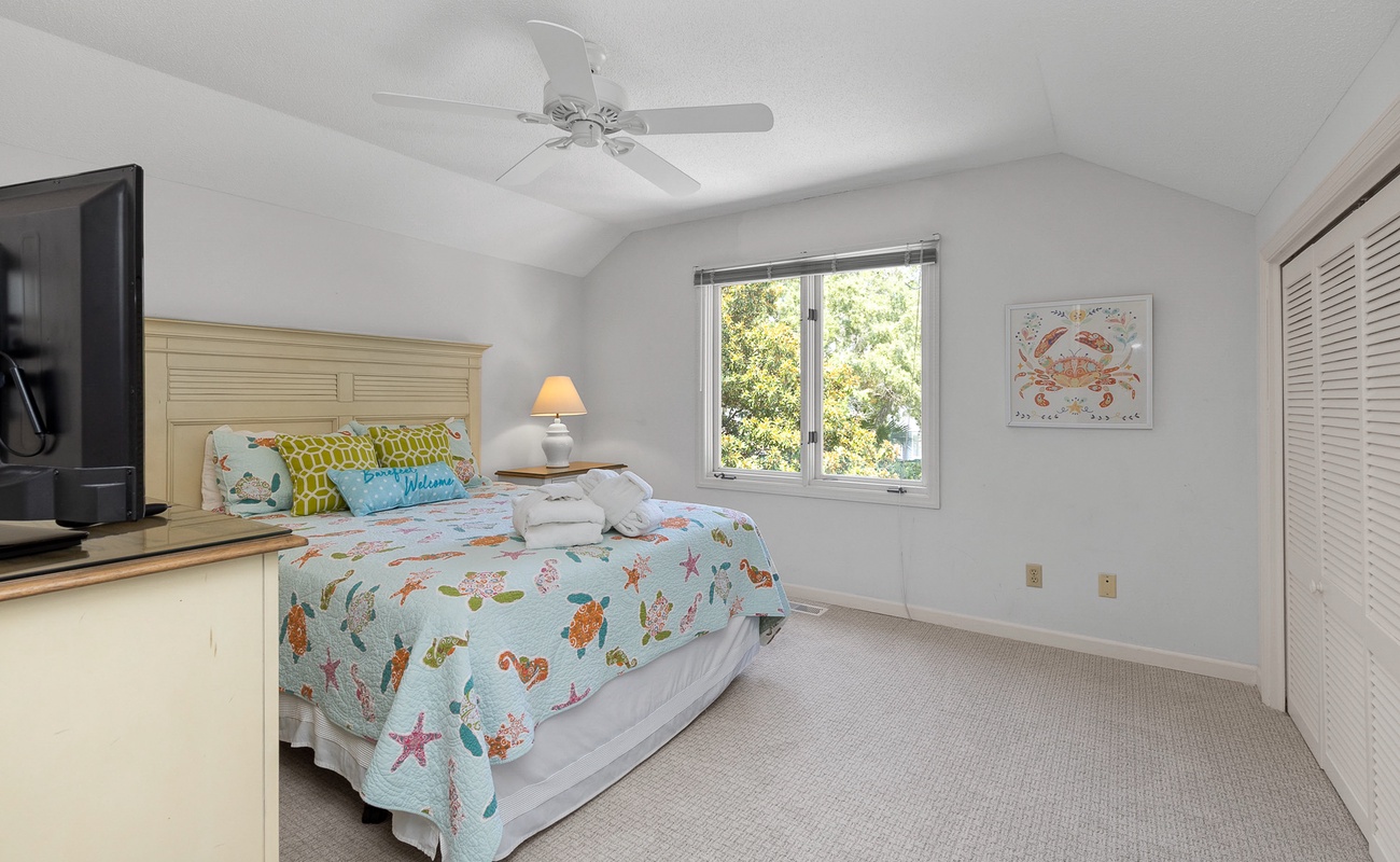 Upstairs Queen Room with Hall Bath