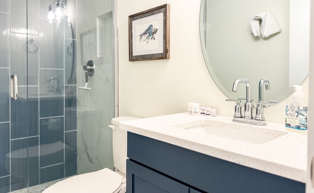 Double Twin Suite Bathroom