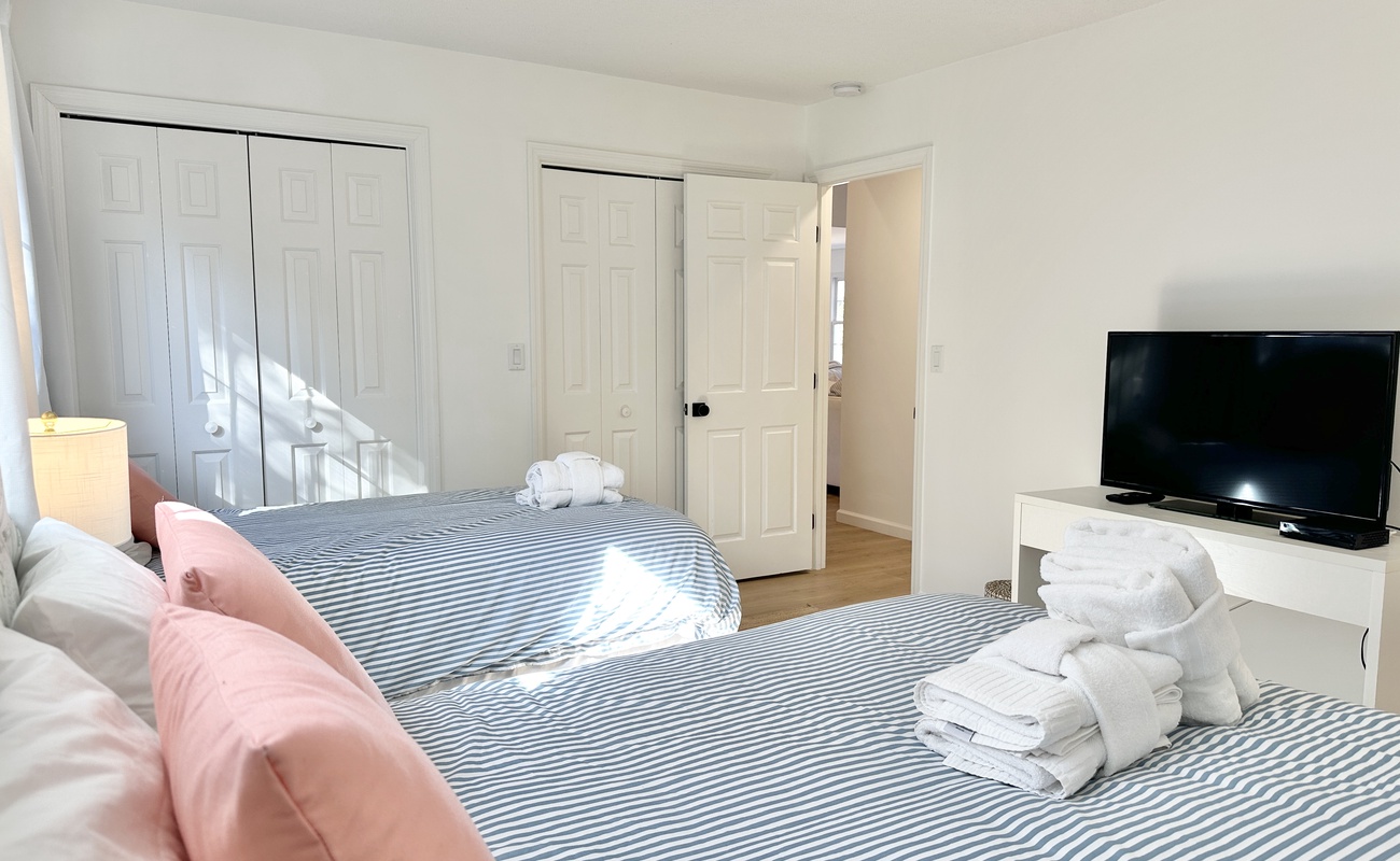 Guest Room with Full and Twin