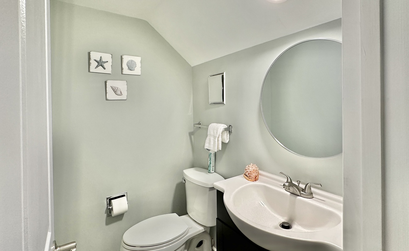 Guest Bathroom in Entry Hall