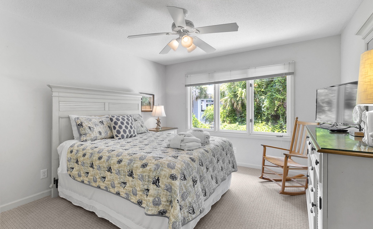 Downstairs Queen Room with Hall Bath