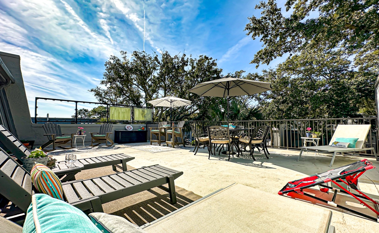Private Rooftop Balcony
